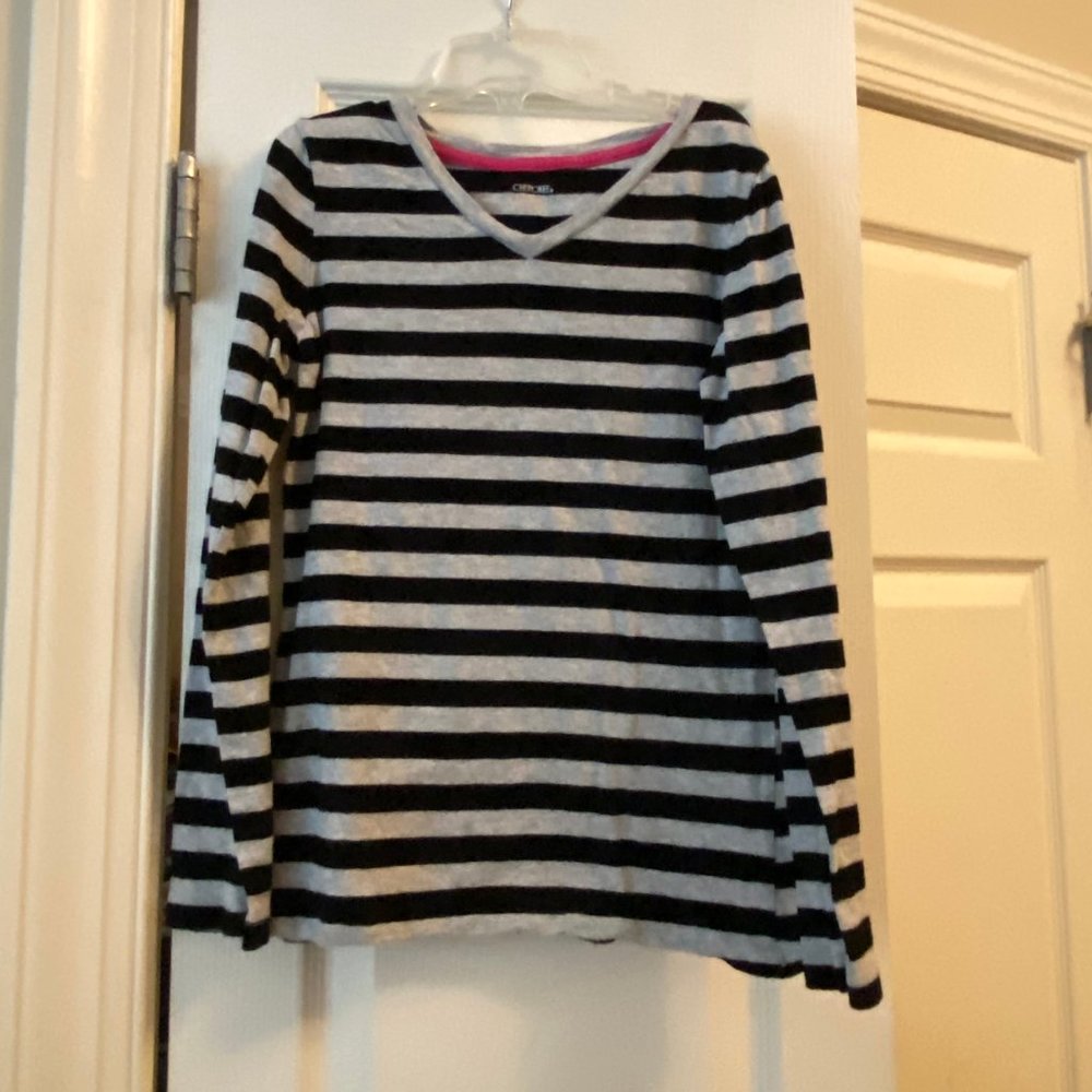 Long sleeve gray/black striped v-neck tee  sz 10